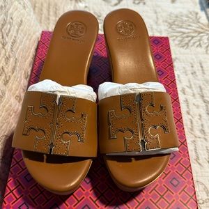 Brand new in box Tory Burch Ines 80mm wedge slide in Tan. No tags.